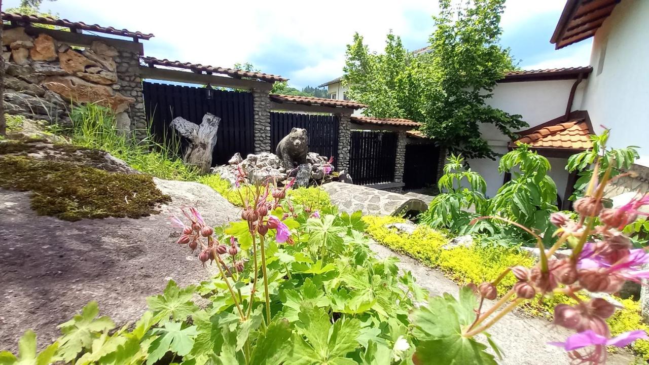 Къща За Гости Бащин Дом Apriltsi  Exterior foto